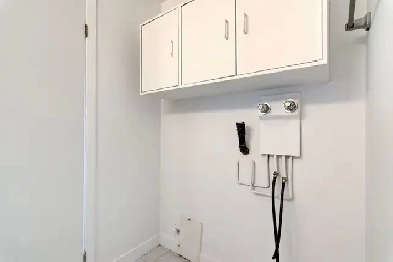Appartement 5 et 1/2 a Montréal , la salle. Image# 3