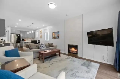Spacious 3-Bed 2-Bath Main Floor Home in 66 Maricona Way Image# 10