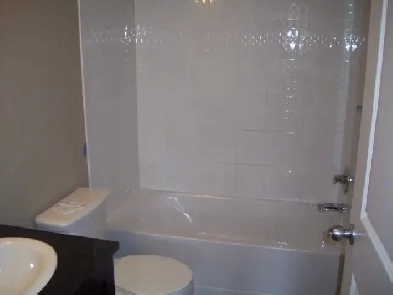 First Floor Condo with 2 bedrooms   Den ($1650 month) Image# 4