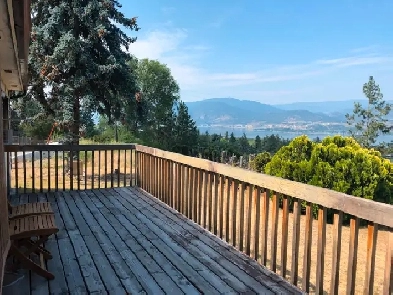Cute Cottage, serene setting with BEAUTIFUL LAKE VIEW Image# 1