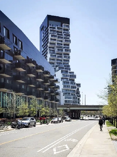 Unique 1-Bedroom Condo for rent in Stunning Architectural Marvel Image# 3