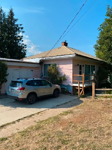 Well maintained house with a view walking distance to the beach Image# 14