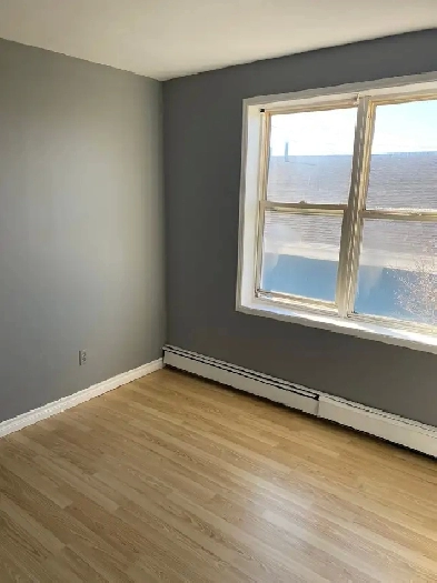 1 BEDROOM AVAILABLE OCT 1 - ALBERTON Image# 1