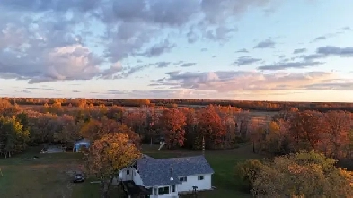 10 Acres House Quonset and Barn Image# 1