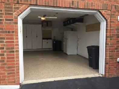 A 200 SQFT single garage on Steels/Brimley suitable for storage Image# 1