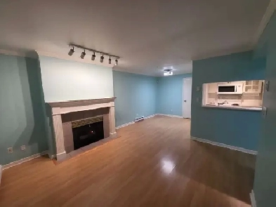 Two level townhouse located near River District neighborhood. Image# 1