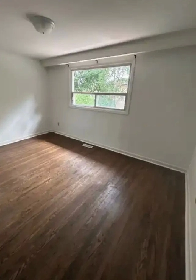 Rooms for rent for $600 - $800 available October 1 Image# 1