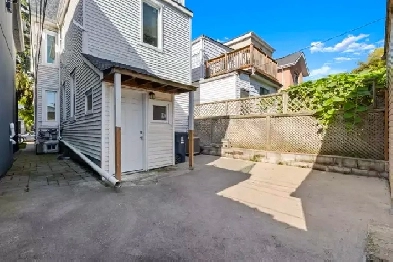 Downtown Basement Apartments for couple Image# 1