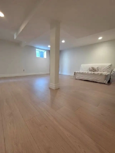 BRAND NEW CUSTOM RENOVATED EXTRA LARGE 1 BEDROOM SUITE Image# 3
