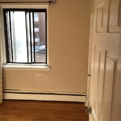 Bedroom To Rent in 2 Bedroom Apartment ! CarltonU/Algonquin Area Image# 1