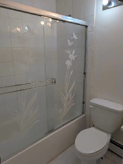 2 bedroom suite with laundry $1650 Image# 1