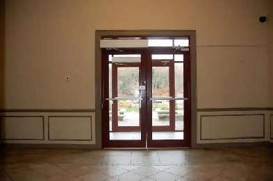 Excellent location, east SJ, 2 bdr apt, Heat and water included Image# 1