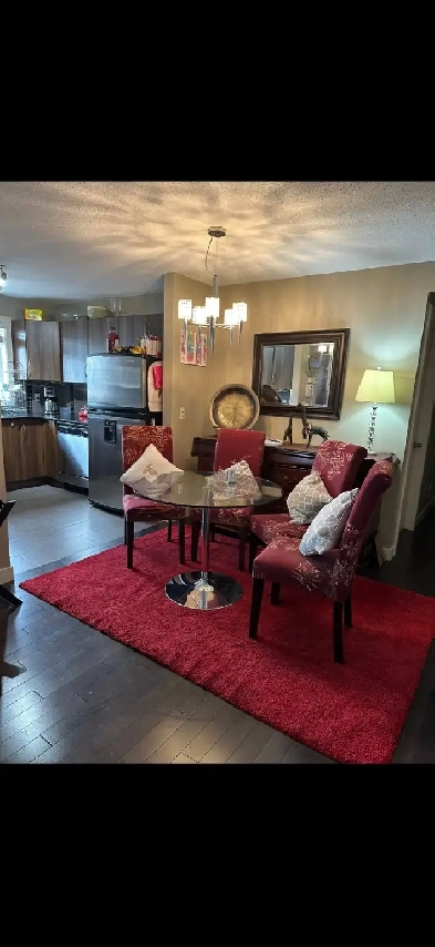 Roommate/ 1 bedroom furnished: Image# 1