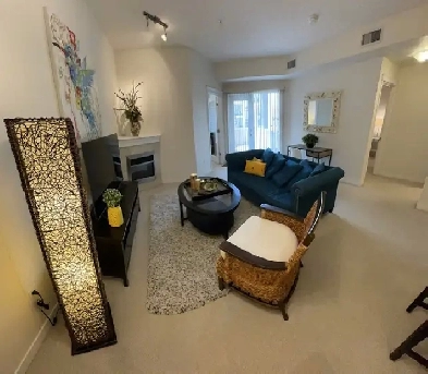 Elegant 1-Bdr   Den with underground parking Image# 1