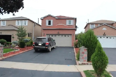 room with kitchen in Mississauga Image# 1