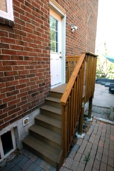 2 Bedroom apartment, 2X Parking, All-inclusive - NOT a BASEMENT Image# 1