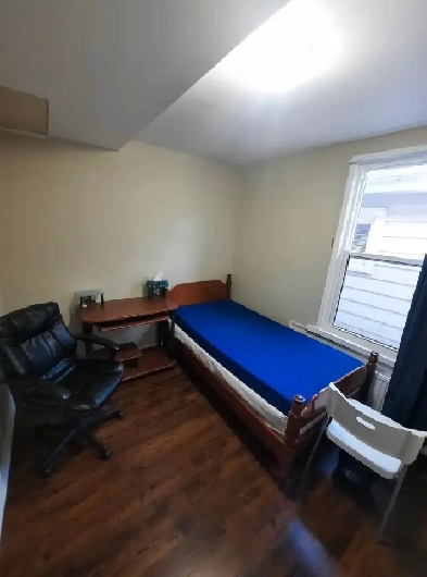 Three Rooms Available for Rent Near McMaster University Image# 1
