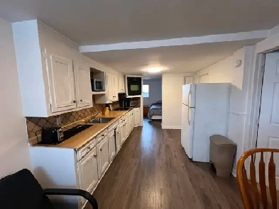 2 1/2 centre ville de Sept-iles tout inclus - 1250$/mois WIFI Image# 1