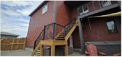 UPPER FLOOR APARTMENT FOR RENT ALL UTILITIES INCLUDE...!! Image# 1