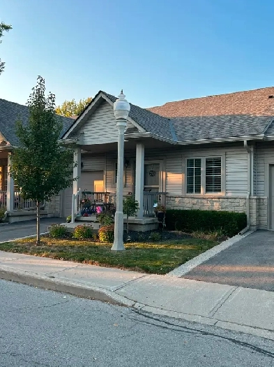 Adult lifestyle  Bungalow for rent in Binbrook Image# 1