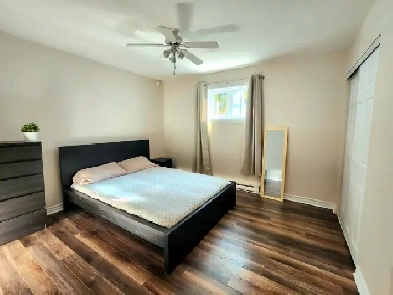 Spacious, Furnished 2-Bed, 1-Bath Apartment, Downtown (Sep-Oct) Image# 1