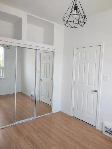 A Single Person Bedroom, all inclusive, move-in immediately Image# 1