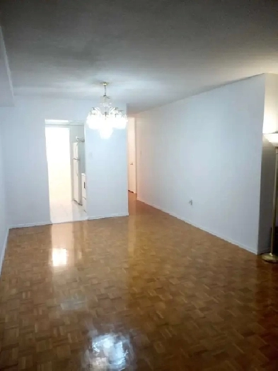 1000 sqft 2 1 BDRM 1 bath  Balcony Condo Image# 1