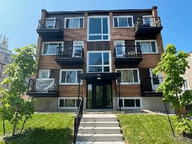 UNE CHAMBRE BIEN PLACÉ OCTOBRE Image# 1