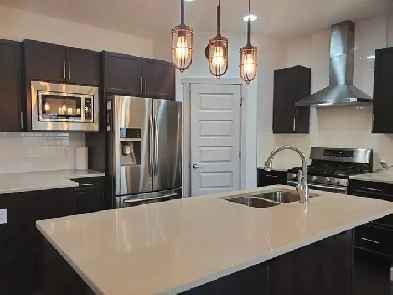 NEW HOME IN WEST EDMONTON GRANVILLE BY SCHOOL AND PARK FOR RENT! Image# 1