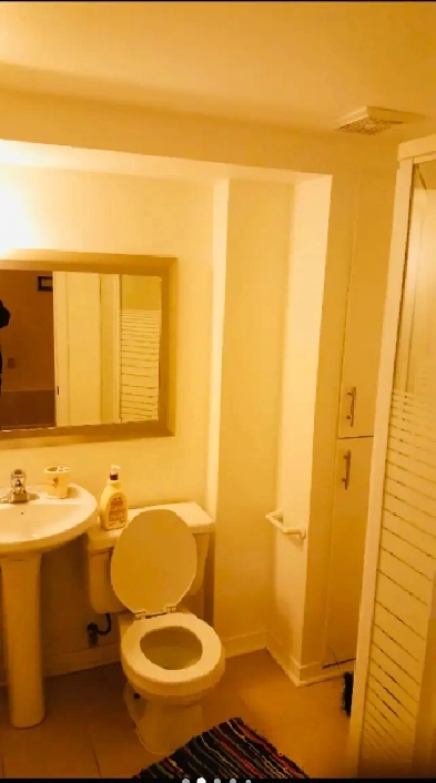 Furnished shared girls room Mississauga Heartland square one Image# 1