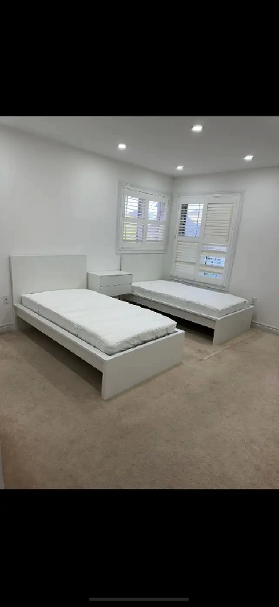 Room for rent for girls in house (upstairs)Brampton Image# 1