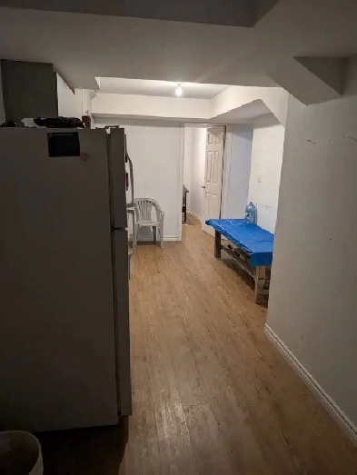 Room availabl to share for a girl with girl in East Windsor Image# 2