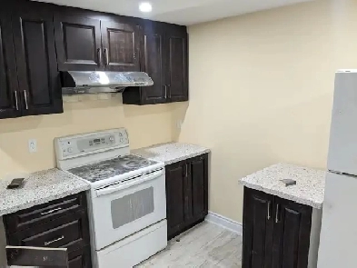 3 Beds – 2 Bath – 3 Parking, Lower Unit Rent in Brampton - $2600 Image# 1