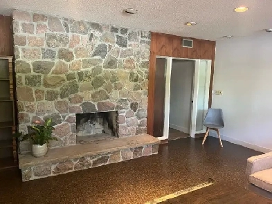 Private Bedroom near Edward’s Garden Image# 1