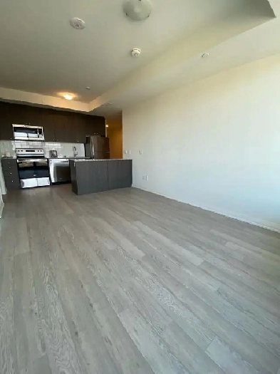 Spacious 1 Bedroom Condo Image# 1