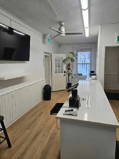 Commercial Storefront Space Available Image# 9