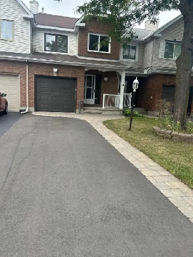 3 Bedroom Townhome for Rent in Barrhaven Image# 1