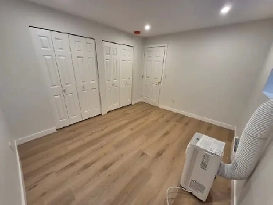 3Bed 1Bath walk out Ground level  1100 sqft Image# 3