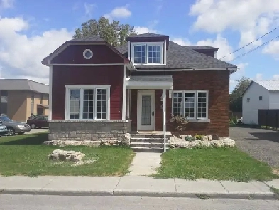 maison avec grand garage semi commercial  st benoit mirabel Image# 3
