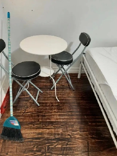 room for rent Image# 1