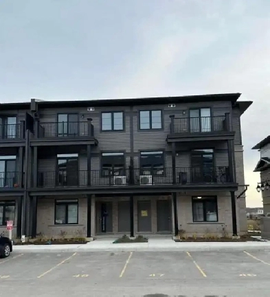 2 bed, 3 Bath Townhome in Kitchener Image# 4