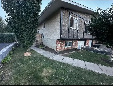 For Rent: Spacious 3-Bedroom, 2.5-Bathroom Half Duplex – Availab Image# 1