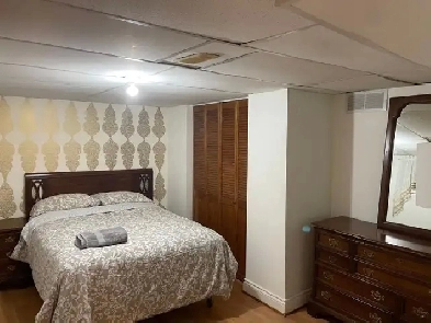 Large basmt appartment Image# 1