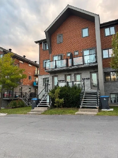 Condo à louer 4 1/2 Image# 1
