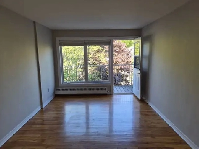 1-Bedroom Apartment - West End – Available Oct. 1 Image# 1