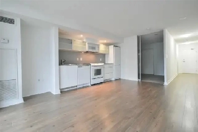 4K SPADINA AVE - NEO CONDOS - 1 BEDROOM STUDY W/BALCONY LAKEVIEW Image# 1