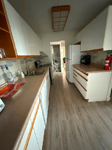 2 bdrm condo for rent Image# 1