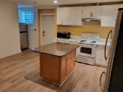 Private room close by Holdom Skytrain Station Image# 1