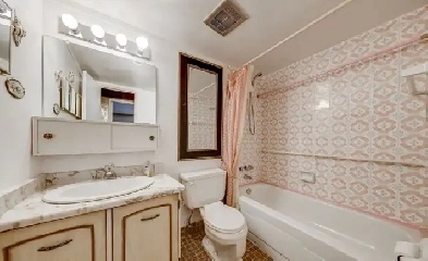 Apartment room for rent in sharing near Midland & Eglington Ave Image# 1