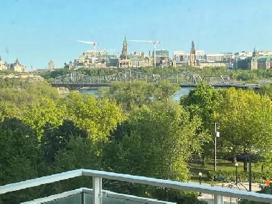 2 Bedroom, 2 parking, Waterfront Luxury Apartment for Rent Image# 1